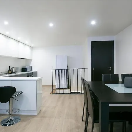 Splendid & Modern Parisian Duplex - Marais Appartement Parijs
