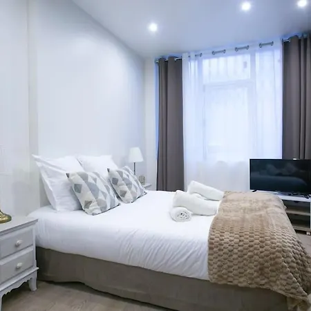 Splendid & Modern Parisian Duplex - Marais Parijs